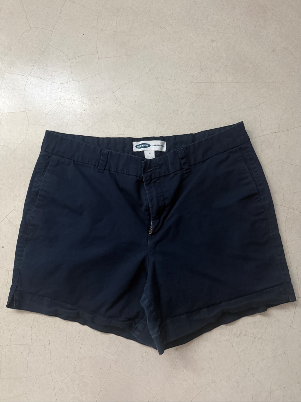 5in Old Navy Women's Navy Cotton Blend Shorts size 12